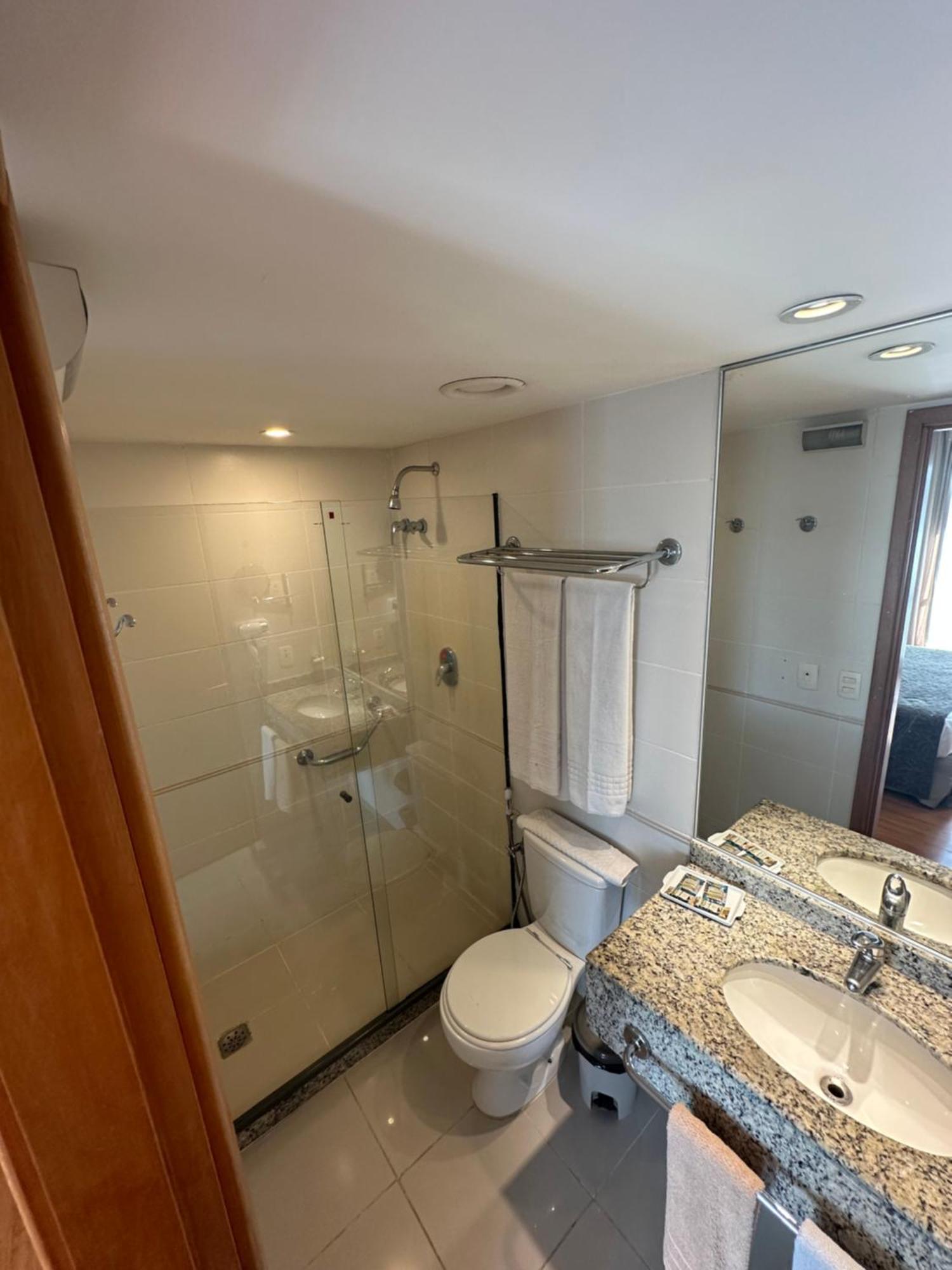 Apartahotel Flat Com Vista Panoramica -15- Na Barra Da Tijuca - Estacionamento Gratuito - Frigobar - Ar Condicionado - Piscina - Academia - Balsa Gratis - Varanda - Vista Parcial Mar E Lagoa *