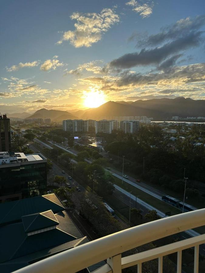 Apartahotel Flat Com Vista Panoramica -15- Na Barra Da Tijuca - Estacionamento Gratuito - Frigobar - Ar Condicionado - Piscina - Academia - Balsa Gratis - Varanda - Vista Parcial Mar E Lagoa Río de Janeiro